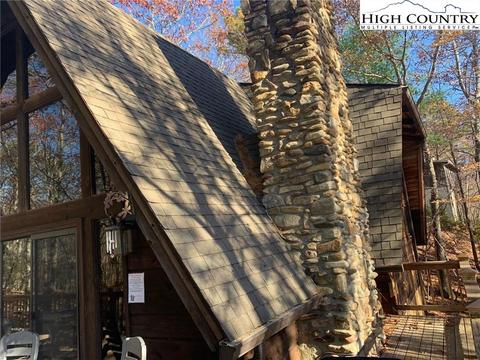 1027 Laurel Cir E, Deep Gap, NC 28618 photo 4