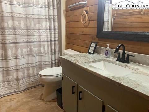 1027 Laurel Cir E, Deep Gap, NC 28618 photo 13