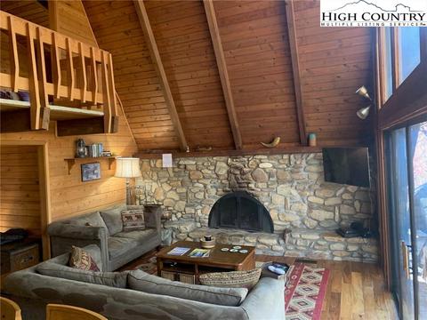 1027 Laurel Cir E, Deep Gap, NC 28618 photo 7