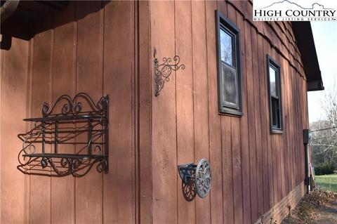 247 Hill St, Sparta, NC 28675 photo 7