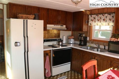 256 Clifton Rd, Crumpler, NC 28617 photo 4