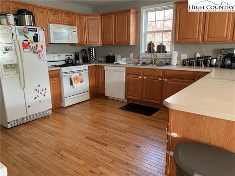 172 High Knolls Ln, Deep Gap, NC 28618 photo 16