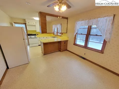 79 Carson Blvd, Sparta, NC 28675 photo 9
