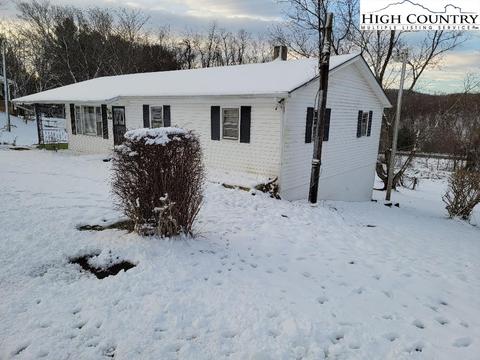 79 Carson Blvd, Sparta, NC 28675 photo 2