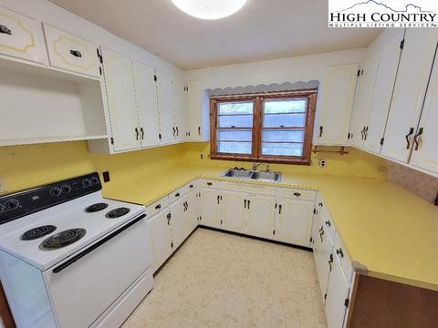 79 Carson Blvd, Sparta, NC 28675 photo 10