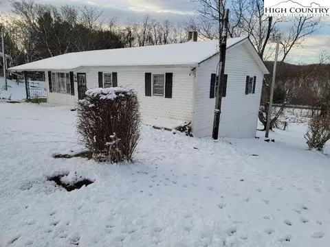 79 Carson Blvd, Sparta, NC 28675 photo 2