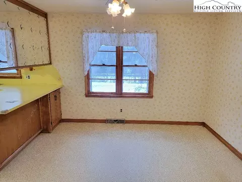 79 Carson Blvd, Sparta, NC 28675 photo 8