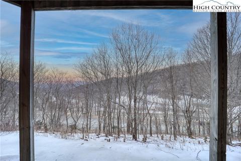 357 Snow Cloud Dr, Seven Devils, NC 28604 photo 4