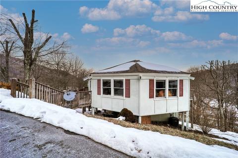 357 Snow Cloud Dr, Seven Devils, NC 28604 photo 2