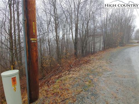 112 Aster Trl, Beech Mountain, NC 28604 photo 3