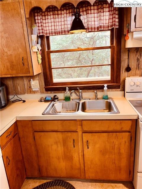 298 Buckshot Ridge Rd, Deep Gap, NC 28618 photo 15