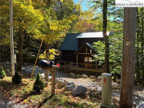 121 Aster Trl, Beech Mountain, NC 28607 photo 3