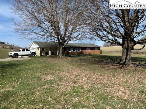 32 Hampton Ln, Sparta, NC 28675 photo 3