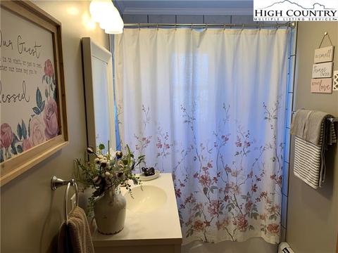 32 Hampton Ln, Sparta, NC 28675 photo 9