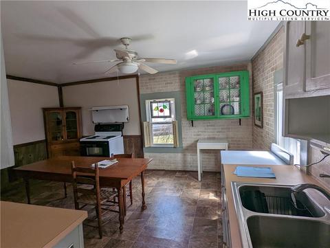 2072 Golf Course Rd, Sparta, NC 28675 photo 17
