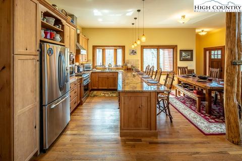 127 Spruce Hollow Rd, Beech Mountain, NC 28604 photo 8