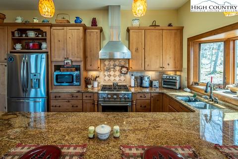 127 Spruce Hollow Rd, Beech Mountain, NC 28604 photo 9