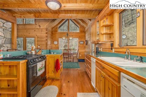 2139 Georges Gap Rd, Vilas, NC 28692 photo 7