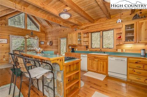 2139 Georges Gap Rd, Vilas, NC 28692 photo 5