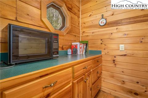 2139 Georges Gap Rd, Vilas, NC 28692 photo 8