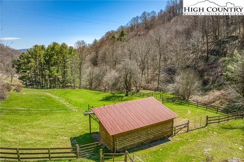 2139 Georges Gap Rd, Vilas, NC 28692 photo 3