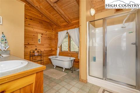 2139 Georges Gap Rd, Vilas, NC 28692 photo 11