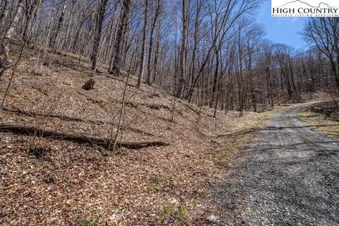 13 Valley View Court, Elk Park, NC 28622