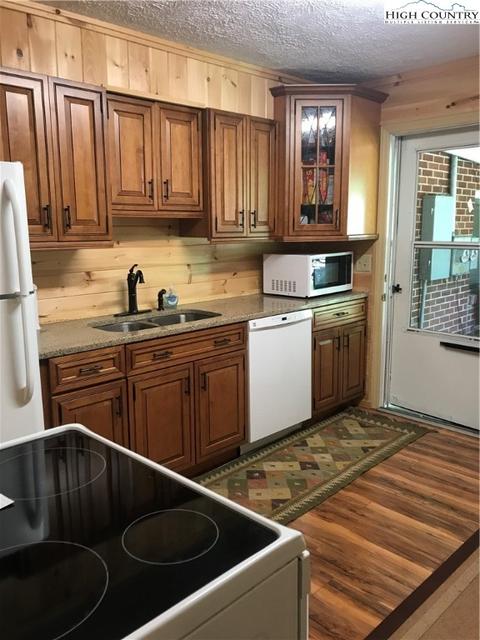 225 225-a Cherrybrook Ln, Boone, NC 28607 photo 2