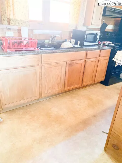 338 Mitchell Mountain Rd, Sparta, NC 28675 photo 6
