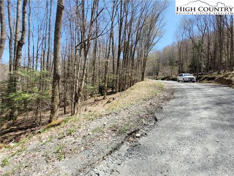 128 Lakeledge Cir, Beech Mountain, NC 28604 photo 4