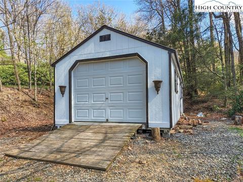 1086 Old Hampton Rd, Boone, NC 28607 photo 4