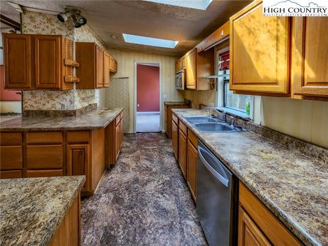 1086 Old Hampton Rd, Boone, NC 28607 photo 7