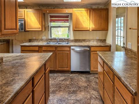 1086 Old Hampton Rd, Boone, NC 28607 photo 8