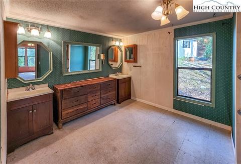 1086 Old Hampton Rd, Boone, NC 28607 photo 18