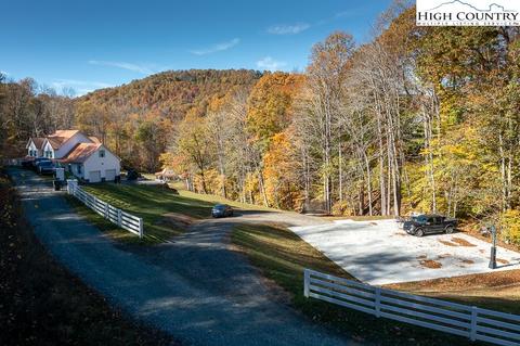 356 Upper Reach Dr, Vilas, NC 28692 photo 1