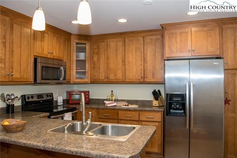 101 Balsam Ln, Beech Mountain, NC 28604 photo 27