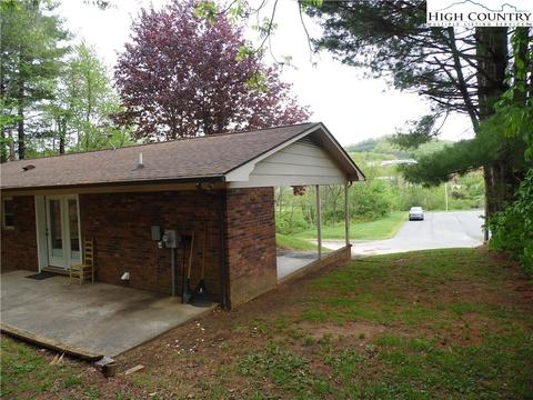 261 Duncan St, Sparta, NC 28675 photo 5