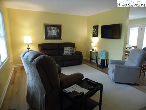261 Duncan St, Sparta, NC 28675 photo 9