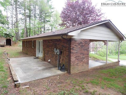 261 Duncan St, Sparta, NC 28675 photo 3