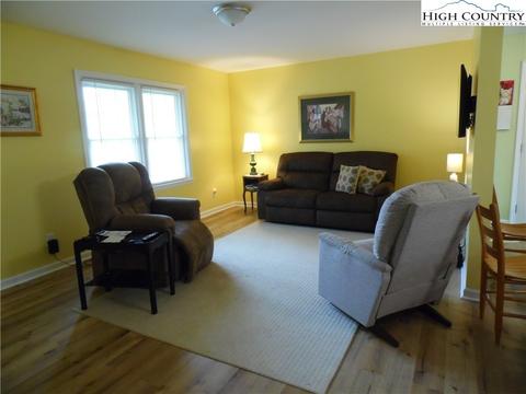 261 Duncan St, Sparta, NC 28675 photo 8