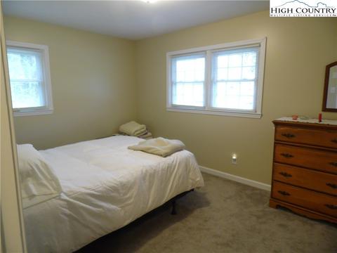 261 Duncan St, Sparta, NC 28675 photo 18