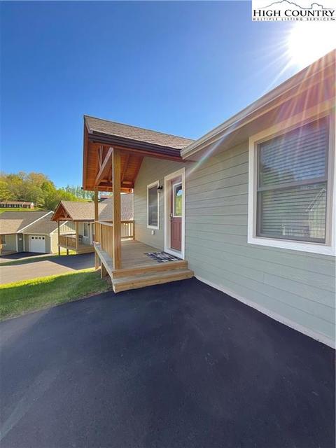 129 Pinebrook Ct, Boone, NC 28607 photo 6