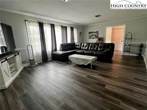 702 Huffman River Ln, Purlear, NC 28665 photo 16