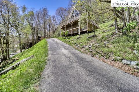 125 Buckeye Ln, Seven Devils, NC 28604 photo 3