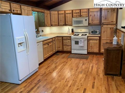 134 Birch Ln, Deep Gap, NC 28618 photo 17