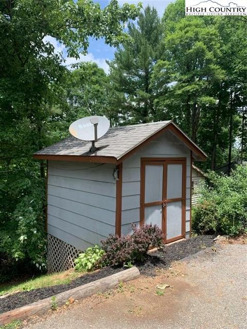 95 Pine Tree Dr, Roaring Gap, NC 28668 photo 15