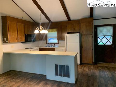 95 Pine Tree Dr, Roaring Gap, NC 28668 photo 4