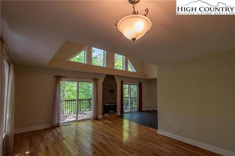 281 Hillside Oaks Dr, Jefferson, NC 28640 photo 2
