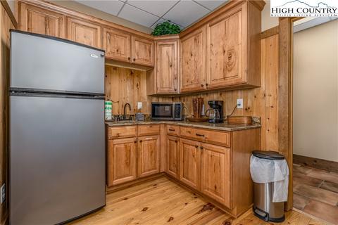 381 Cloud Spring Dr, Sugar Mountain, NC 28604 photo 36