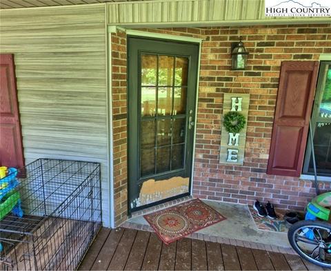 160 Phoenix Dr, Lansing, NC 28643 photo 5